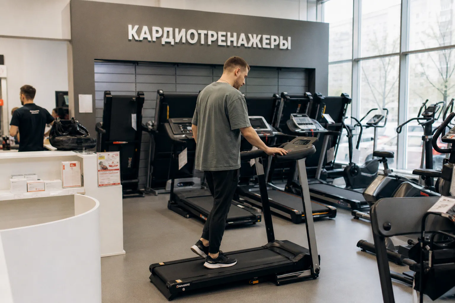 8 компактных беговых дорожек для комфортных тренировок в квартире