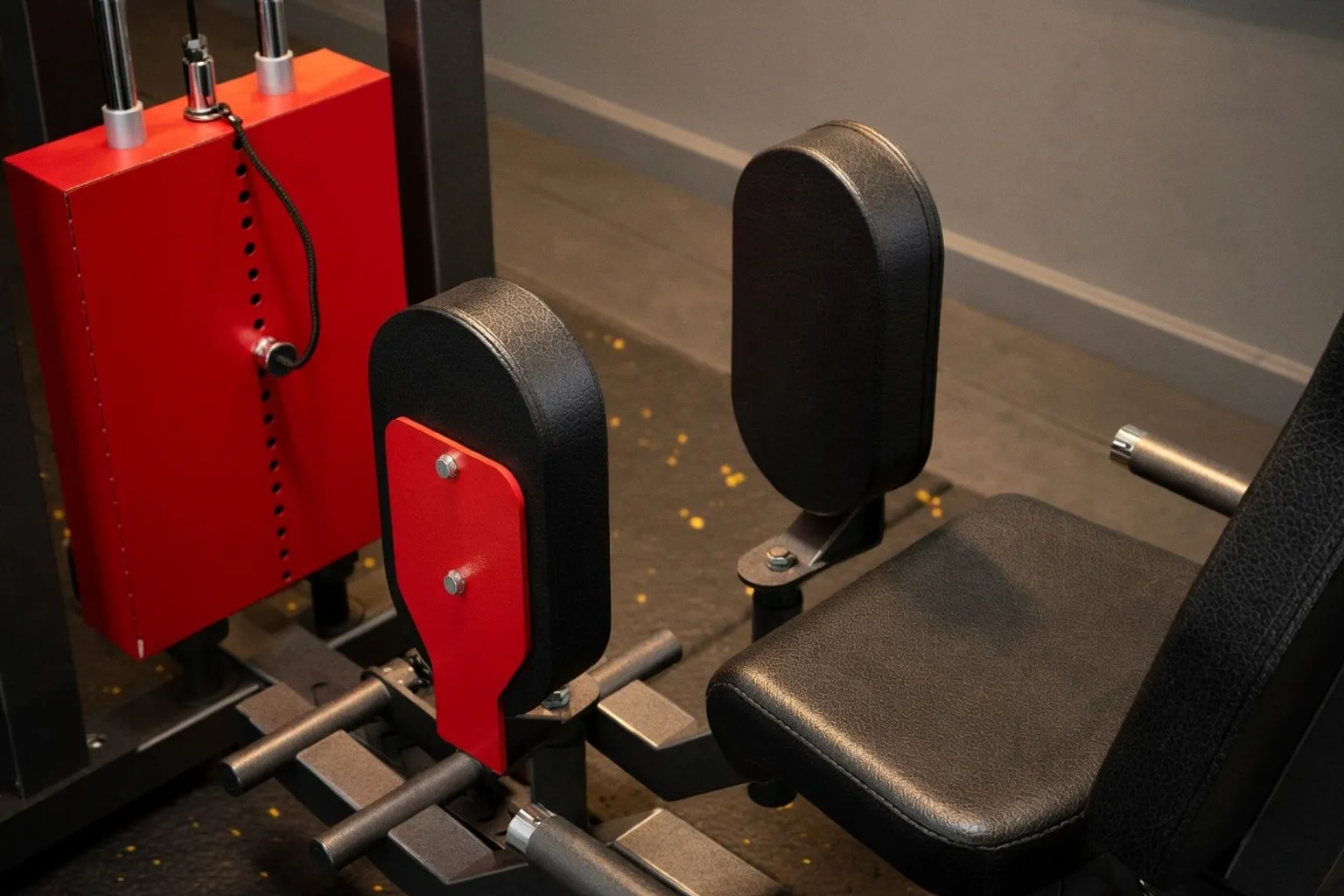 Домашний тренажёр RitFit для проработки мышц бедра с нагрузкой до 95 кг